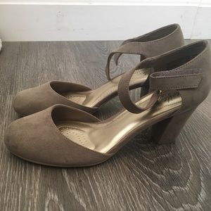 dexFlex Comfort Taupe Pump - 6.5 Wide